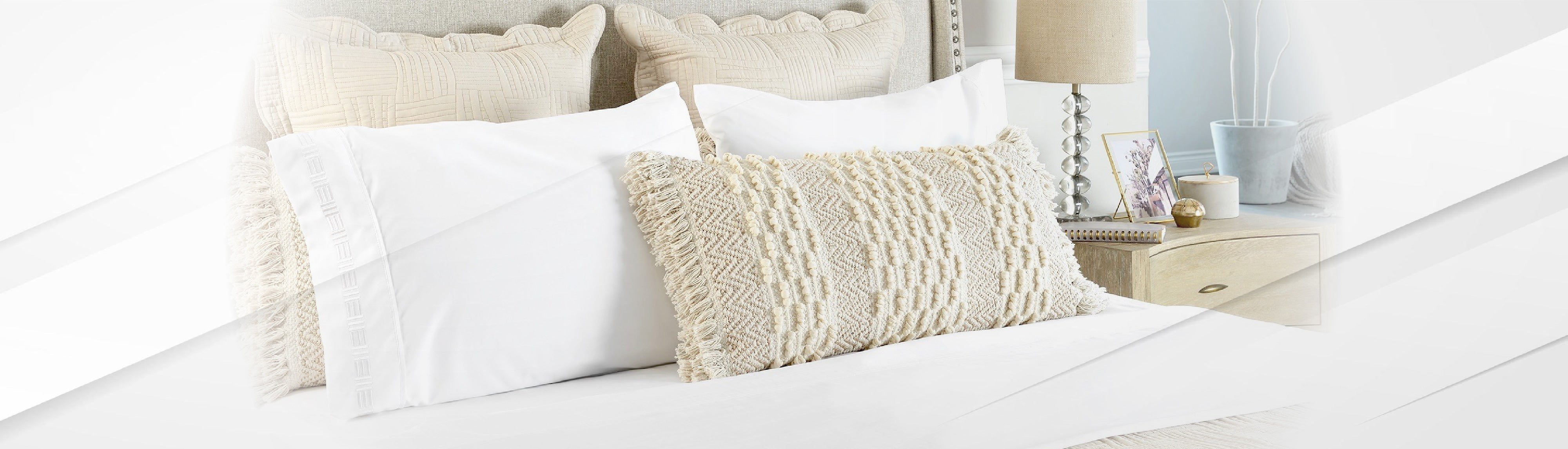 Bed accessories outlet pillows